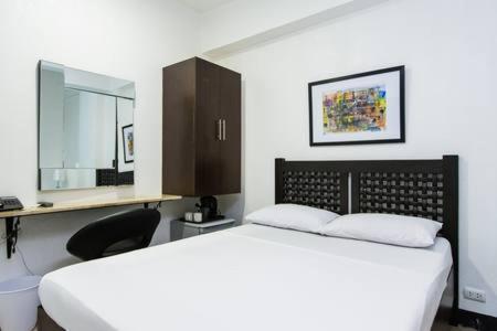 San Agustin Residences Makati City Esterno foto