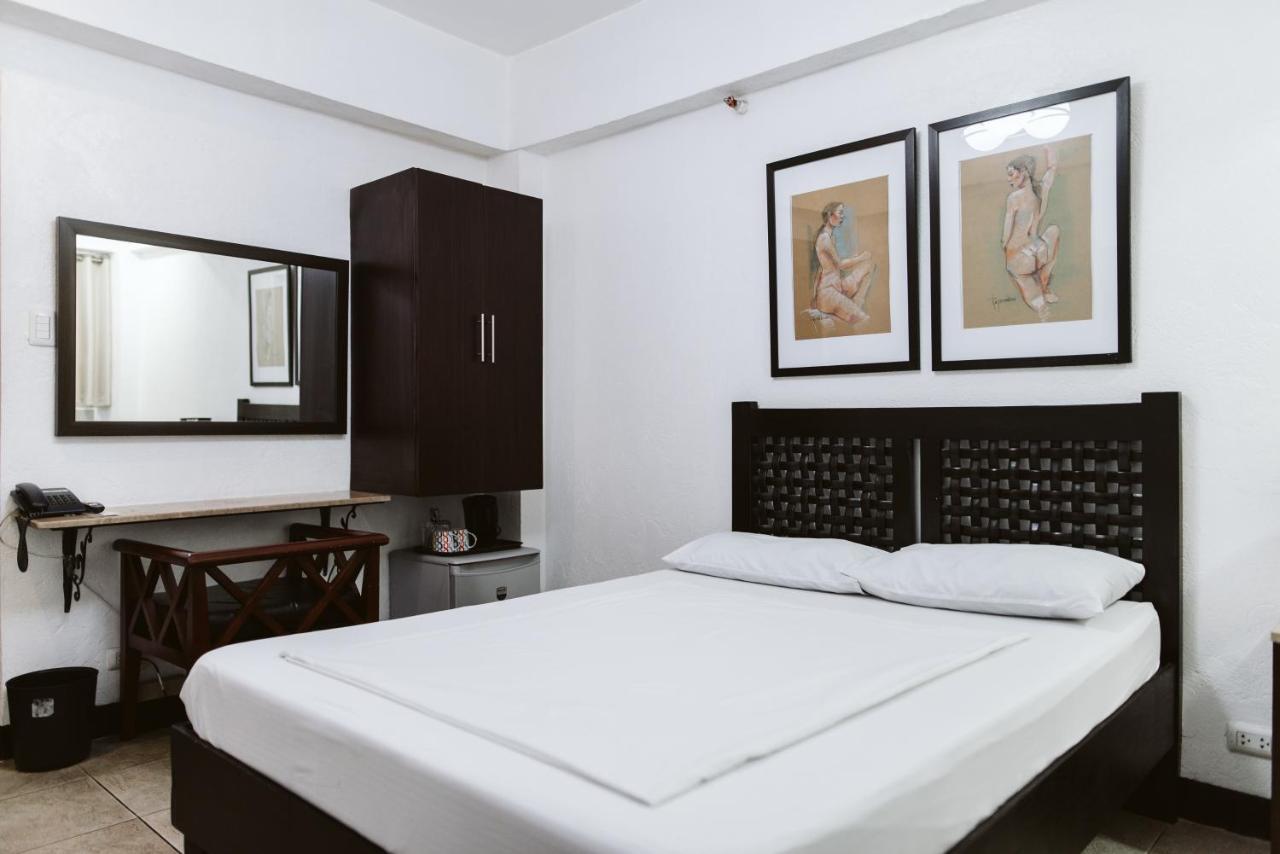 San Agustin Residences Makati City Esterno foto