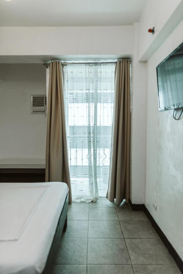 San Agustin Residences Makati City Esterno foto
