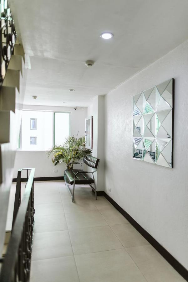 San Agustin Residences Makati City Esterno foto
